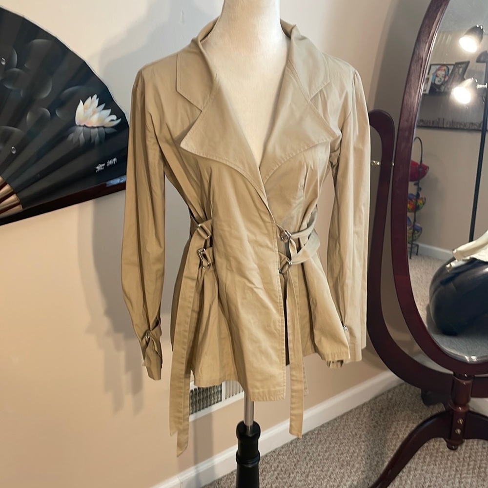 Adjustable womens trench jacket